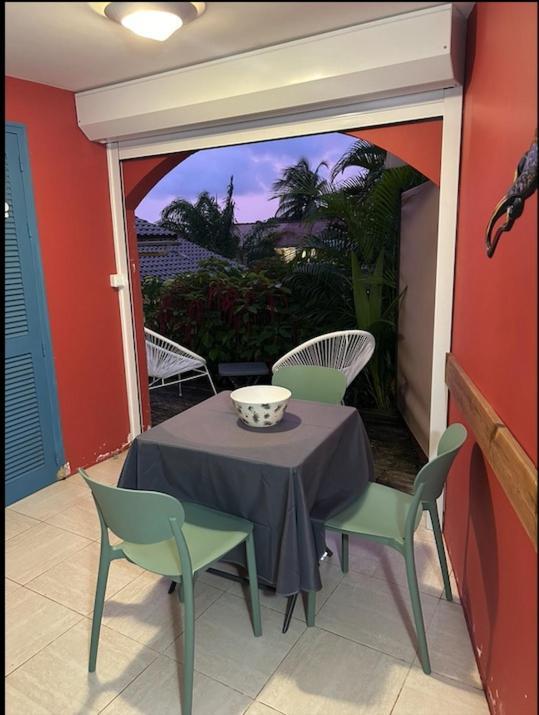 Studio Sainte Anne 2Mn A Pieds De La Plage ,Possibilite Location De Voiture Exteriör bild